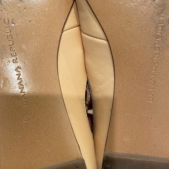 Banana Republic Women’s pointed toe ballerina flats with ankle straps - Picture 7 of 7